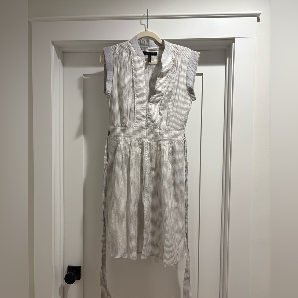 BCBG Maxazira Pinstripe V-Neck Dress Size 6 - Picture 3 of 9